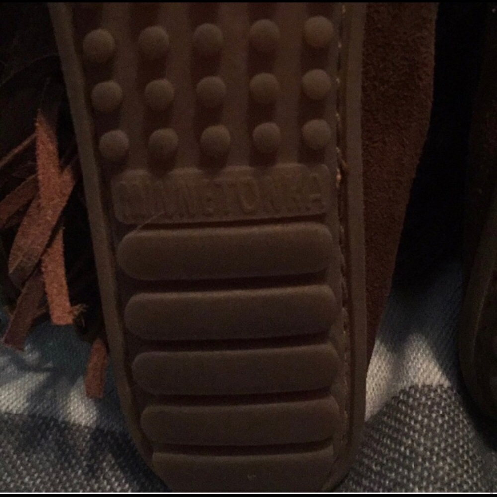 Brown 5 later Minnetonka Boots - Picture 5 of 5
